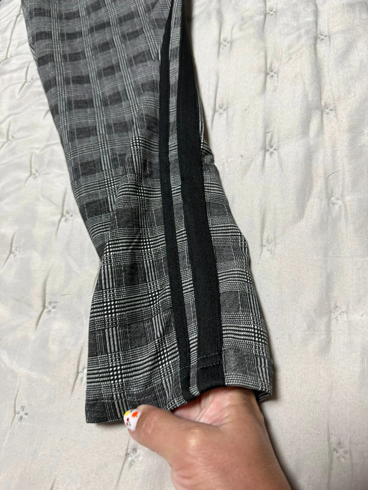Plaid jogger/chino style pants with side stripes - Zayne – photo 3